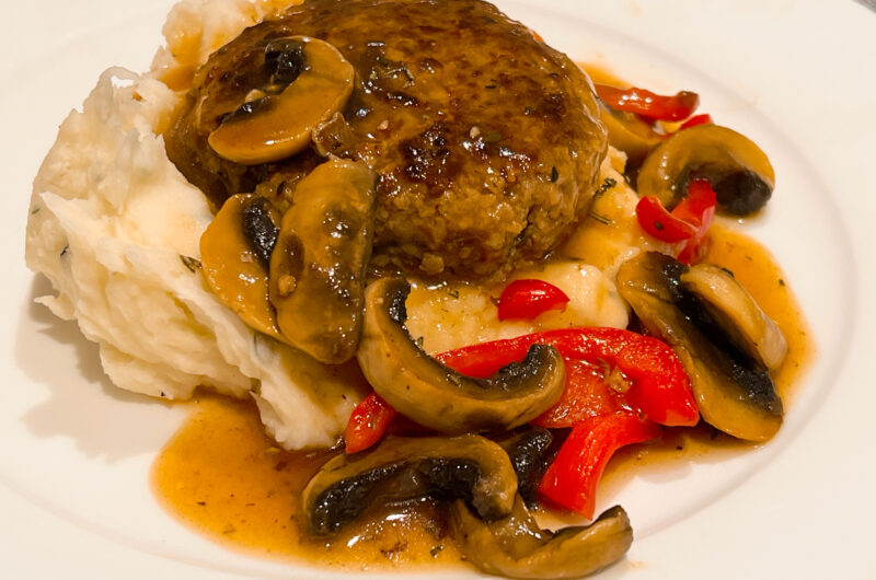 Salisbury Steak with Mushroom Gravy & Mashed Potatoes