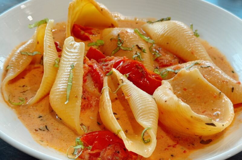 Pasta Shells in Creamy Garlic Tomato Sauce