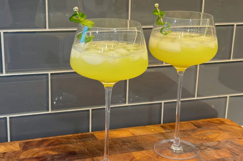 Cucumber Elderflower Spritz 