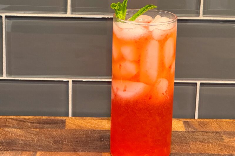 Strawberry Gin Fizz