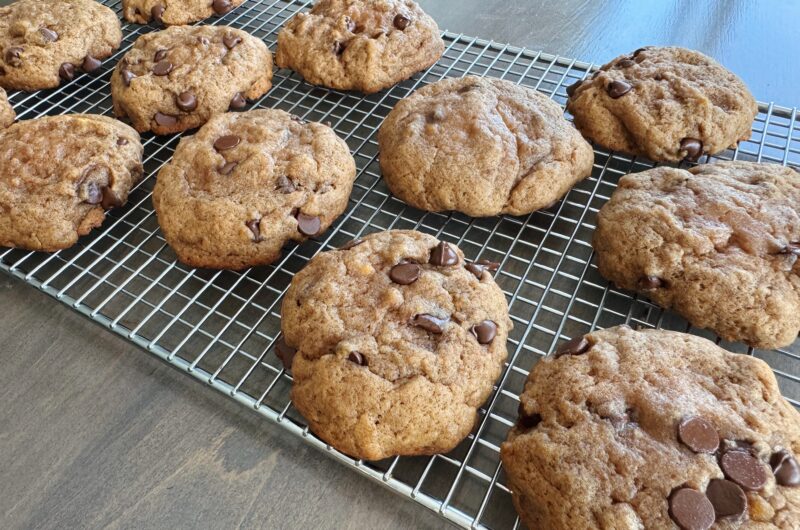 Soft & Chewy Banana Chocolate Chip Cookies